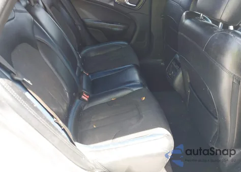 2015 Chrysler 200 S из США, поврежденный, VIN 1C3CCCBB8FN715368